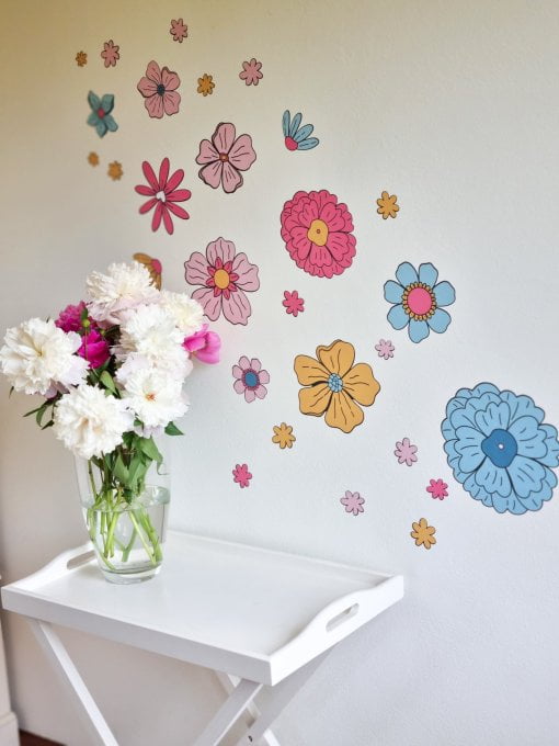 decor realizat cu stickere de perete cu flori